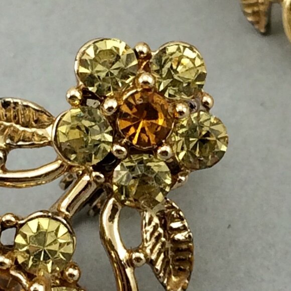 Vintage Coro Yellow Orange Gold Flower Clip On Earrings Cocktail Sparklers Leaf - Picture 15 of 16